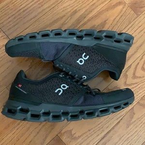 On Running Cloudstratus Shoes Black